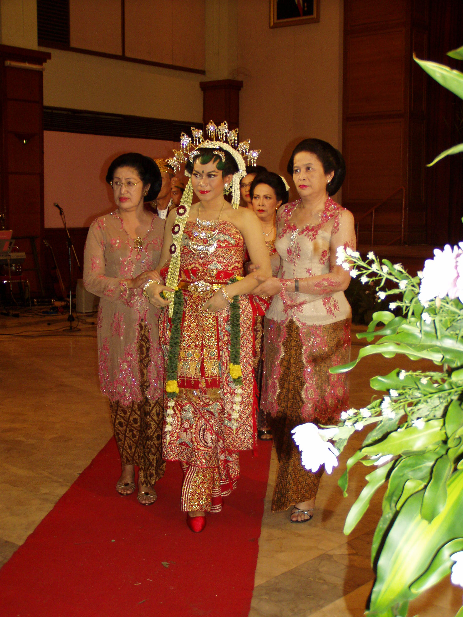 Traditional Javanese Wedding Dress Ideas